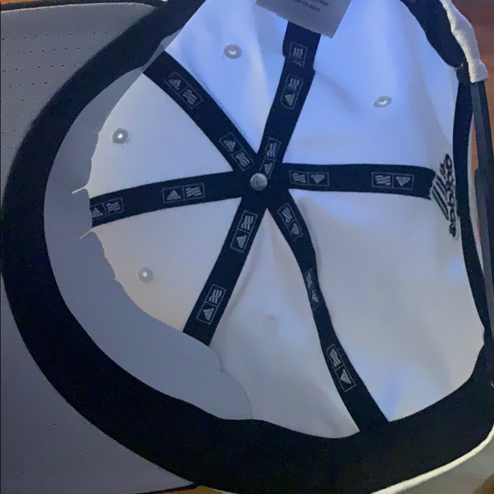 Adidas hat - Picture 4 of 7